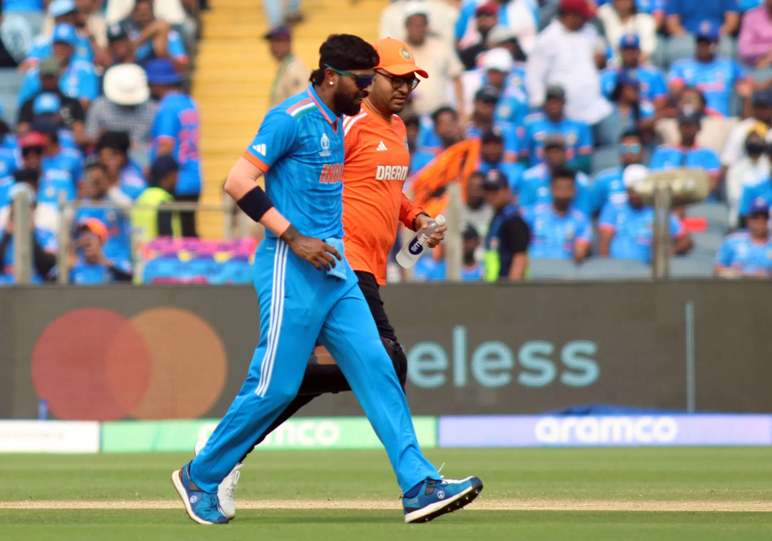 Breaking: Hardik Pandya's Injury Is Serious; Axar Patel Could Be On Standby