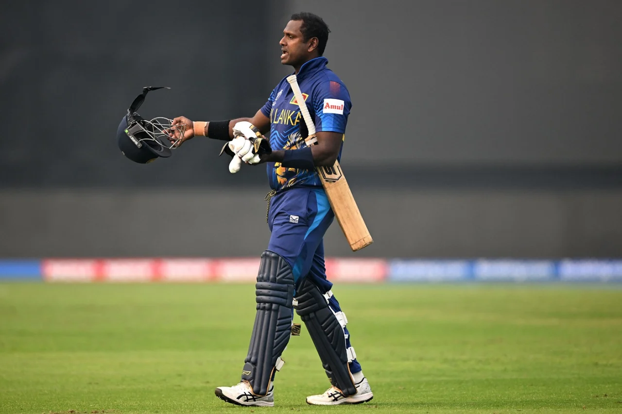 Video: Kane Williamson Hilariously Asks Angelo Mathews About Helmet Strap