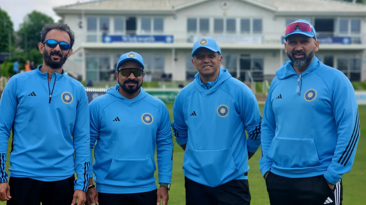 Rahul Dravid, Vikram Rathour (batting coach), Paras Mhambrey (bowling coach), and T Dilip (fielding coach)