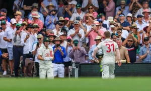 WATCH: David Warner Receives Standing Ovation After Being Dismissed In AUS vs PAK 3rd Test