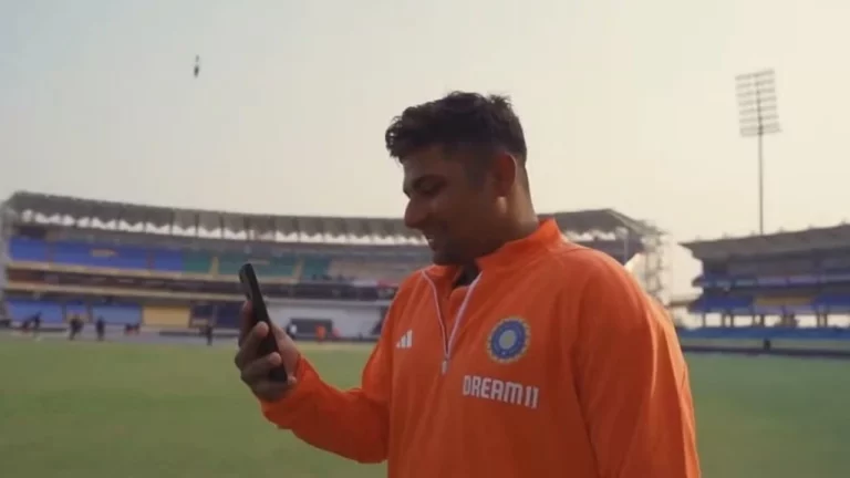 [Video] Sarfaraz Khan Got A Video Call From Brother Musheer After His Test Debut