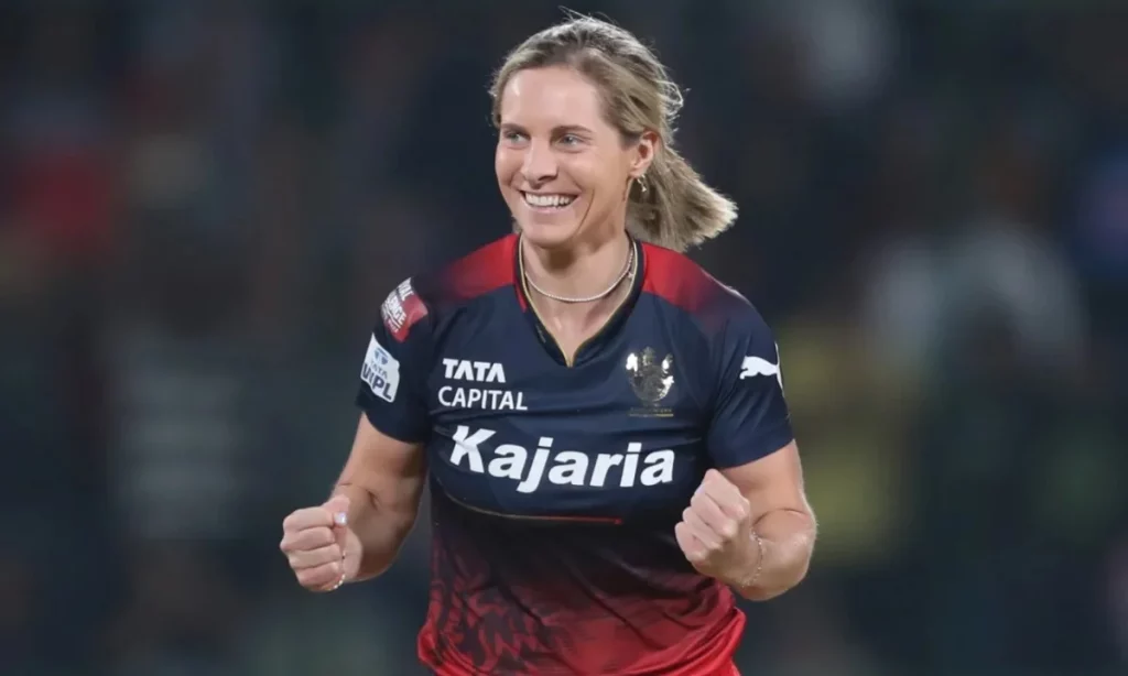 [Watch] RCB's Sophie Molineux Turns WPL Final With 3 Wickets In One Over